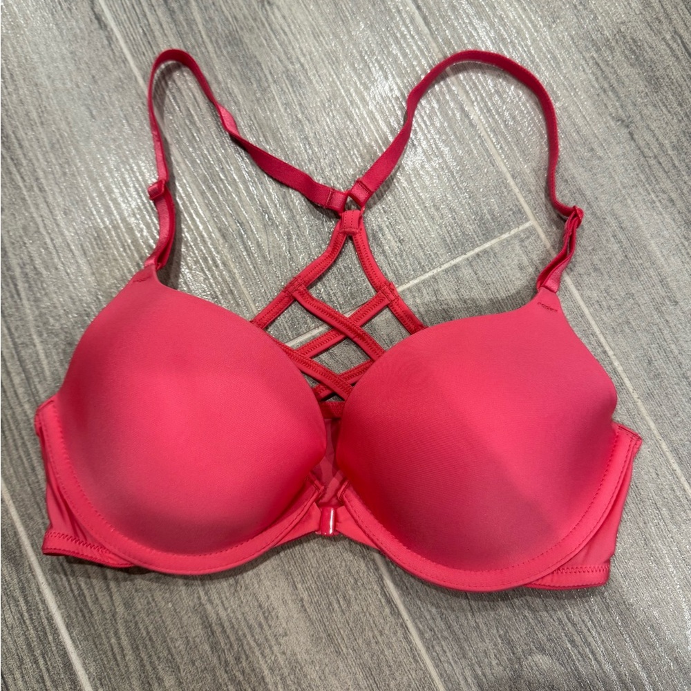 Victoria's Secret racer back bra NWT 32c